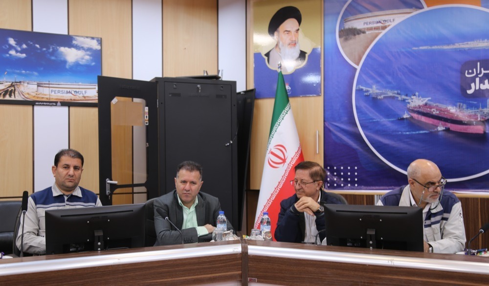 معاون امور بین الملل و بازرگانی وزیر نفت + سید علی محمد موسوی+ عباس اسدروز + پایانه های نفتی ایران 27