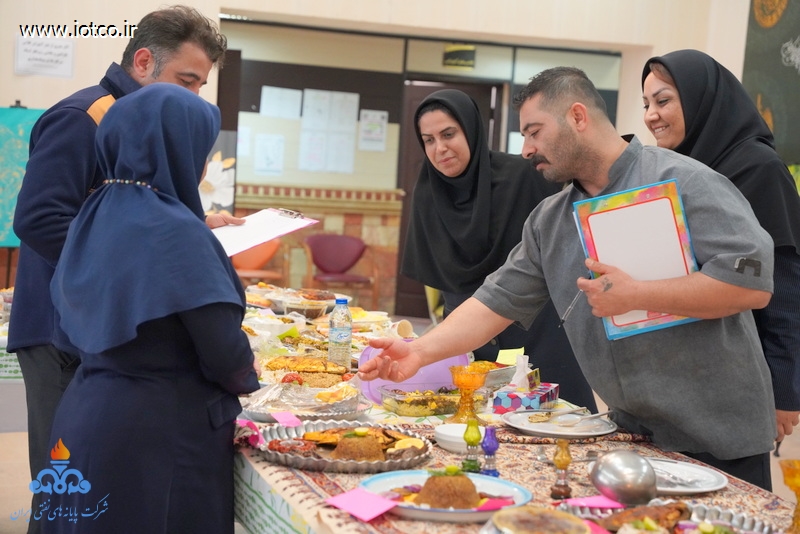 کیک و شیرینی + غذا + نان محلی 1