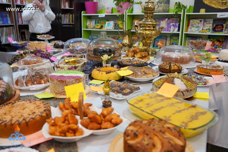 کیک و شیرینی + غذا + نان محلی 17