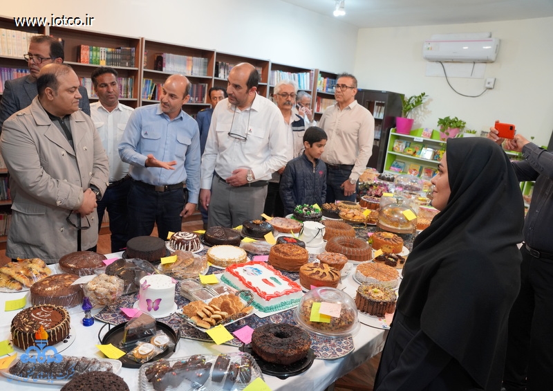 کیک و شیرینی + غذا + نان محلی 19