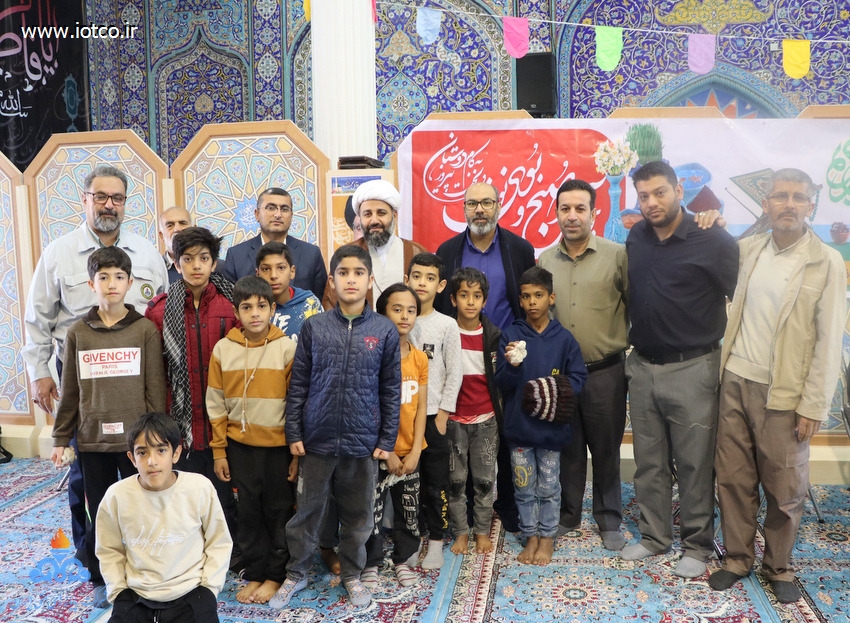 غبارروبی و عطرافشانی مسجد ولی‌عصر (عج) پایانه نفتی خارگ به مناسبت حلول ماه مبارک رمضان 1