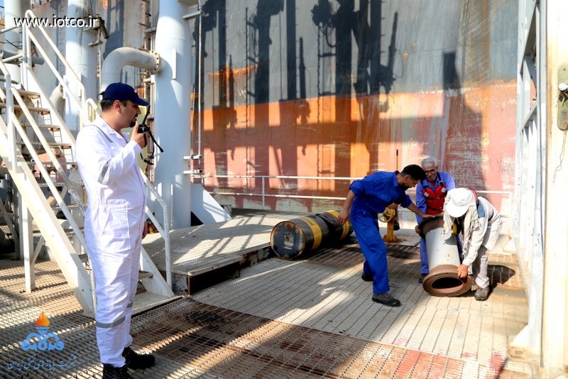 کارگران+ پایانه های نفتی ایران 21