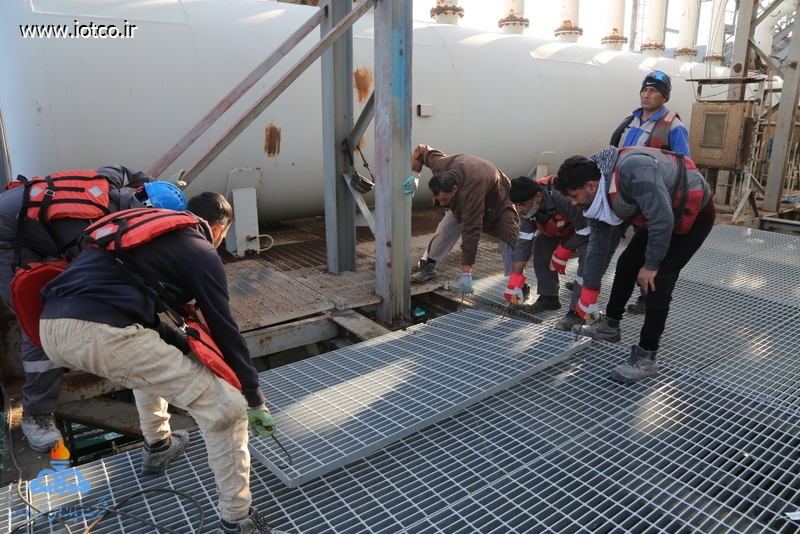 کارگران+ پایانه های نفتی ایران 64