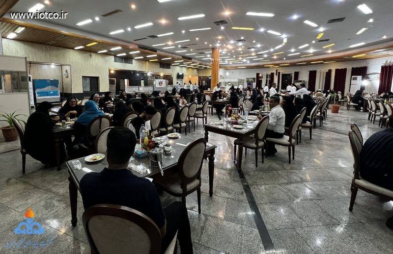 گرامیداشت مقام معلم در خارگ؛ تجلیل از فرهنگیان با ابتکار شرکت پایانه‌های نفتی ایران 7