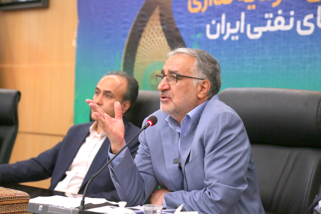 نشست معرفی فرصت‌های سرمایه‌گذاری پایانه‌های نفتی ایران 17