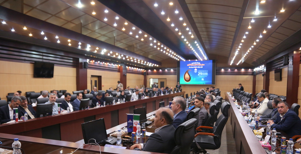 نشست معرفی فرصت‌های سرمایه‌گذاری پایانه‌های نفتی ایران 25