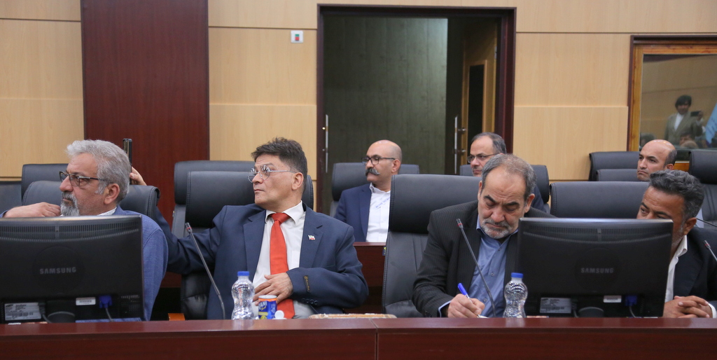 نشست معرفی فرصت‌های سرمایه‌گذاری پایانه‌های نفتی ایران 33