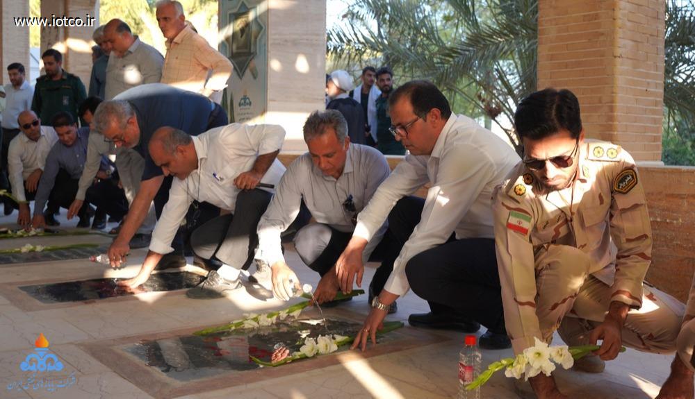 غبارروبی و عطرافشانی + گلزار شهدای+  جزیره خارگ 4