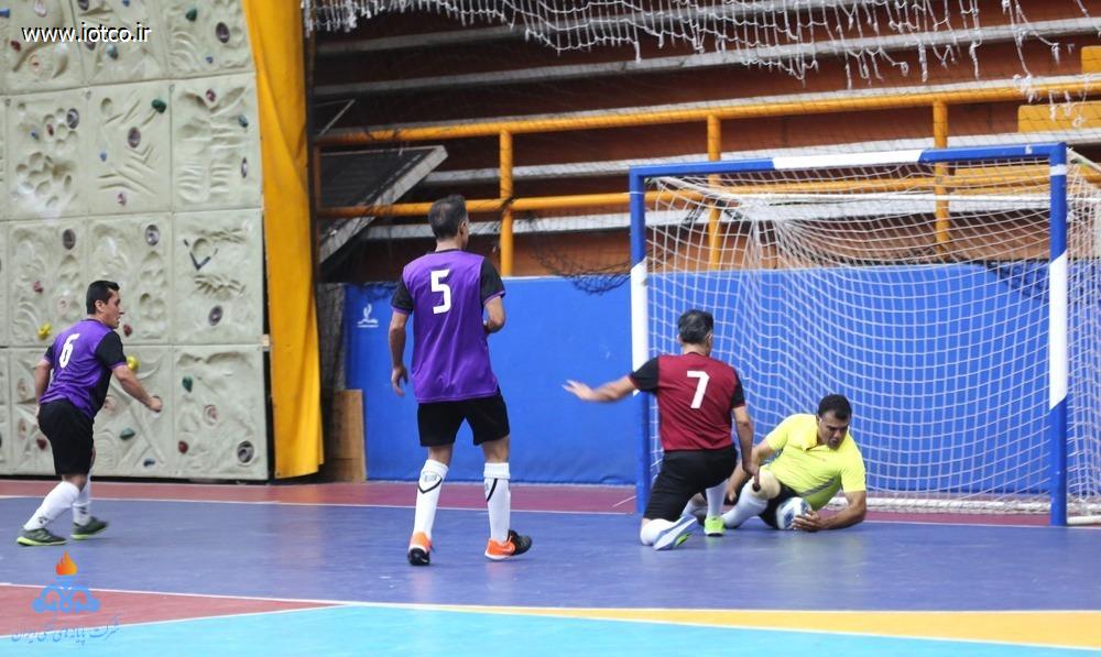 فوتسال کارکنان بالای ۴۵ سال 72