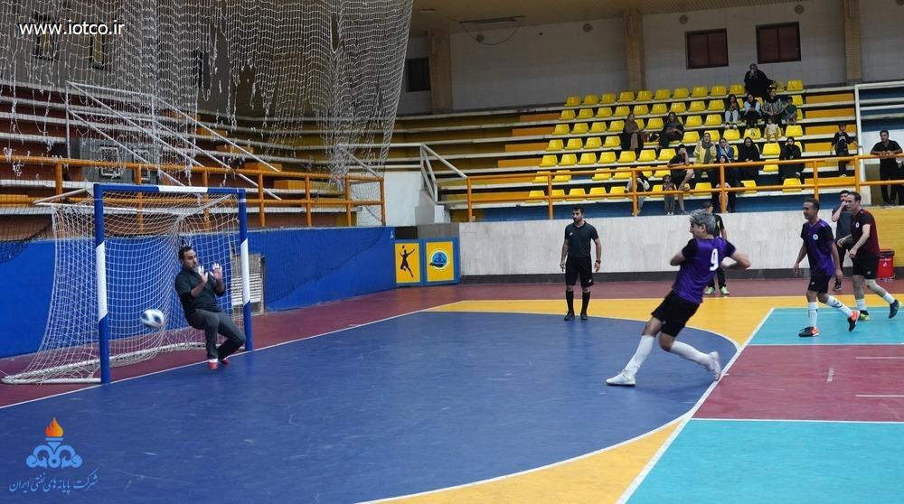 فوتسال کارکنان بالای ۴۵ سال 63