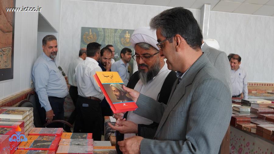 نمایشگاه کتاب 16