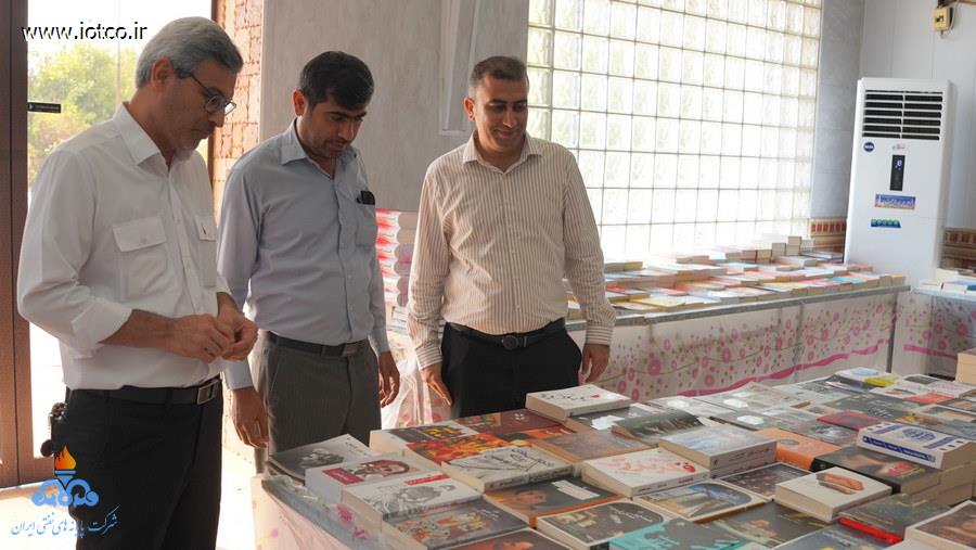 نمایشگاه کتاب 10