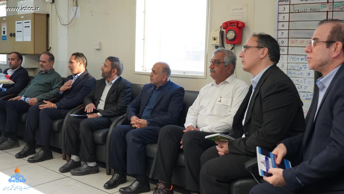 بازدید علمی دانشجویان دانشگاه عالی دفاع ملی +پایانه نفتی خارگ 14