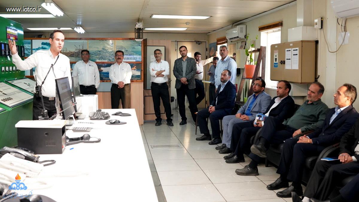 بازدید علمی دانشجویان دانشگاه عالی دفاع ملی +پایانه نفتی خارگ 12