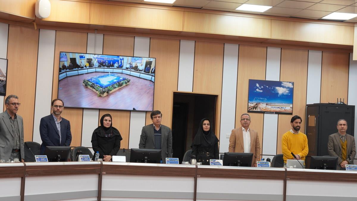 نشست + مدیرکل HSE وزارت نفت + مدیر HSE پدافند غیرعامل و مدیریت بحران شرکت ملی نفت ایران+جزیره خارگ+شهرام احمدی + علیرضا نجومی