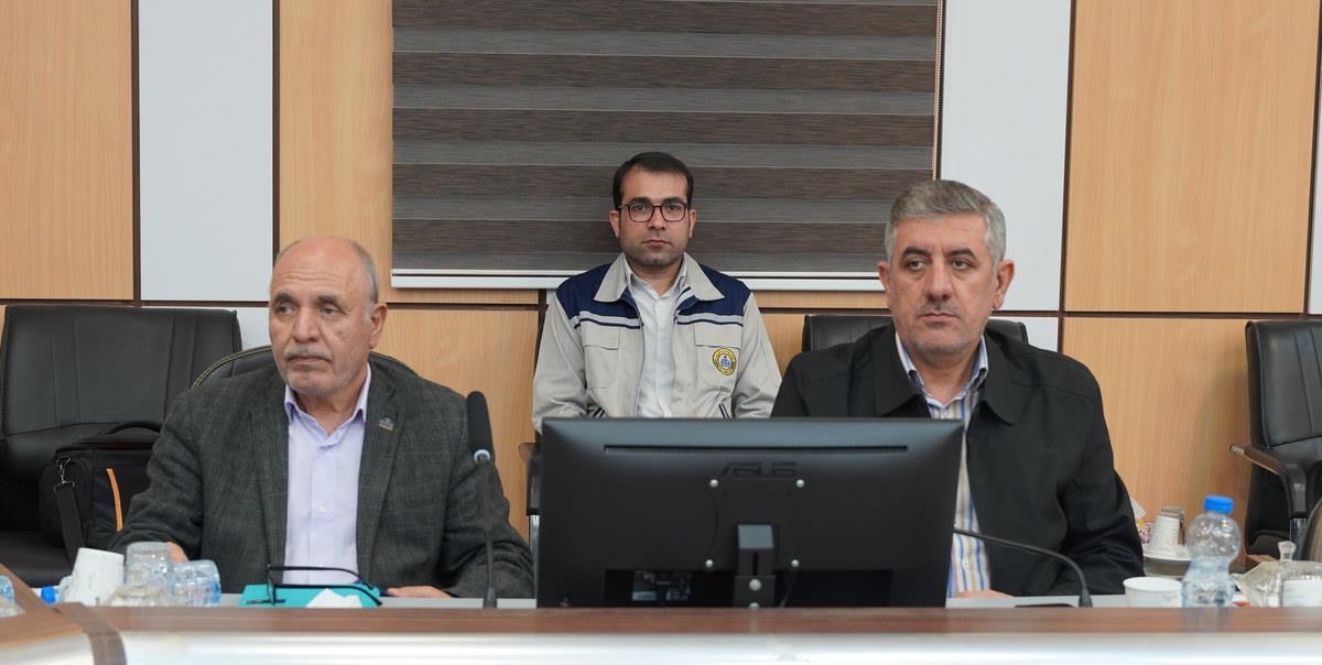 نشست + مدیرکل HSE وزارت نفت + مدیر HSE پدافند غیرعامل و مدیریت بحران شرکت ملی نفت ایران+جزیره خارگ+شهرام احمدی + علیرضا نجومی 32