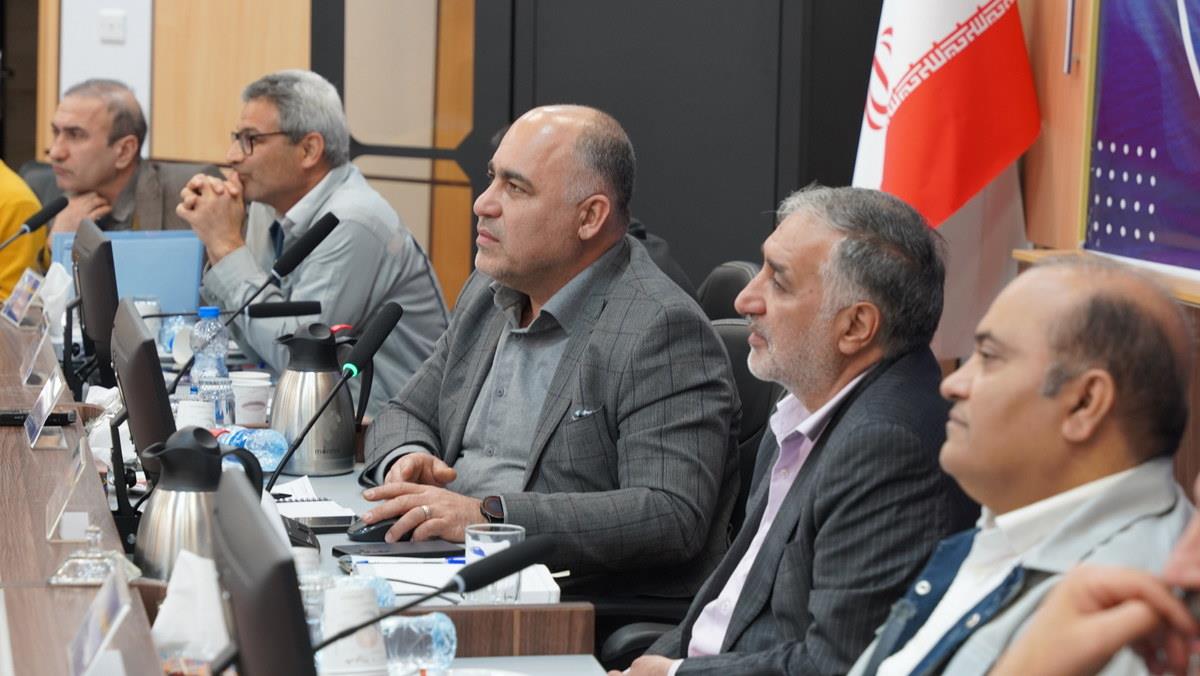 نشست + مدیرکل HSE وزارت نفت + مدیر HSE پدافند غیرعامل و مدیریت بحران شرکت ملی نفت ایران+جزیره خارگ+شهرام احمدی + علیرضا نجومی 9