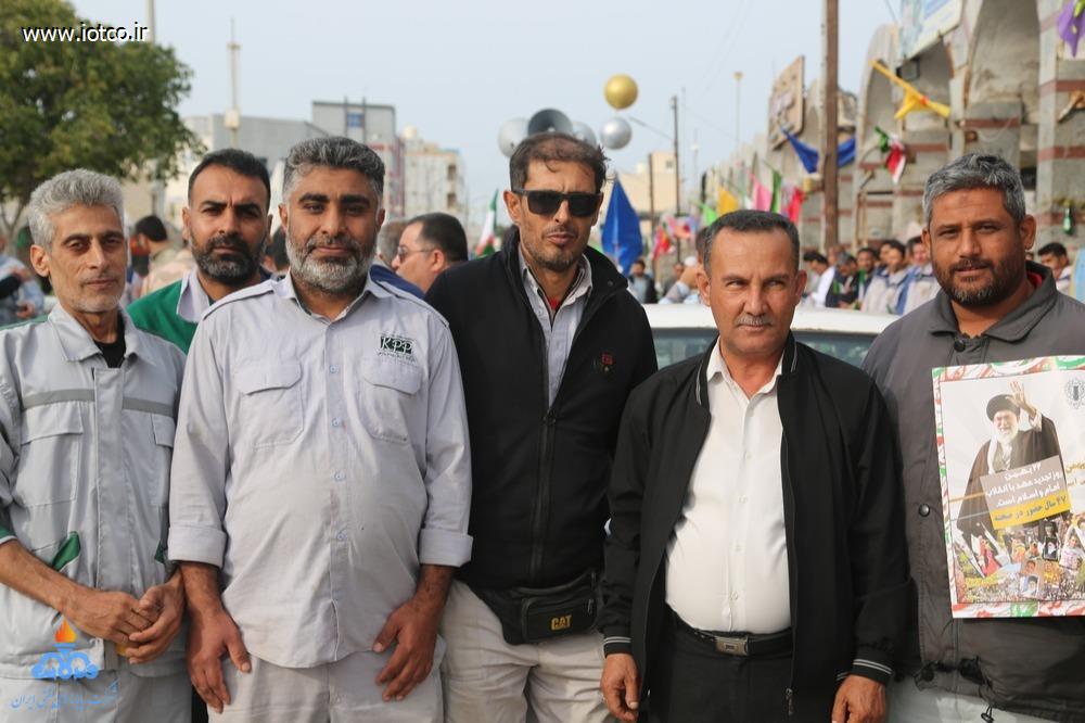 کارکنان شرکت پایانه‌های نفتی ایران + راهپیمایی یوم‌الله ۲۲ بهمن 81