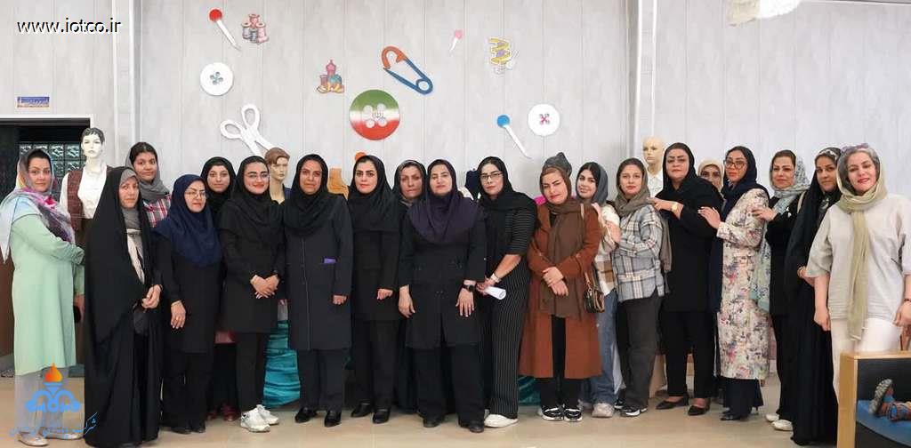 نمایشگاه آثار دوخت و هنر خیاطی در پایانه نفتی خارگ 3