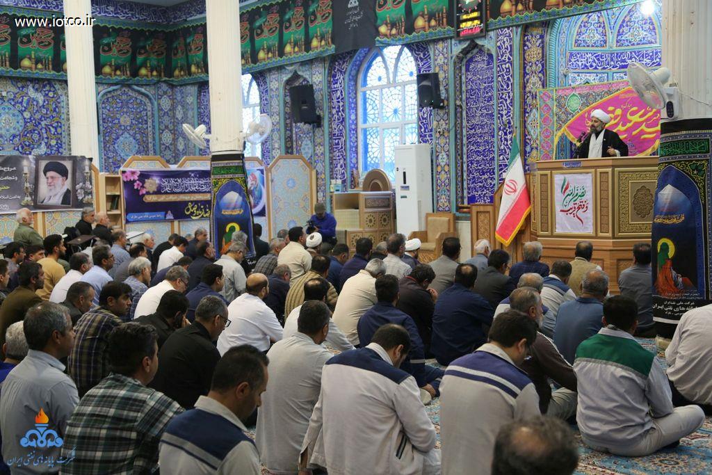 نماز با شکوه عیدسعید فطر در جزیره خارگ  4
