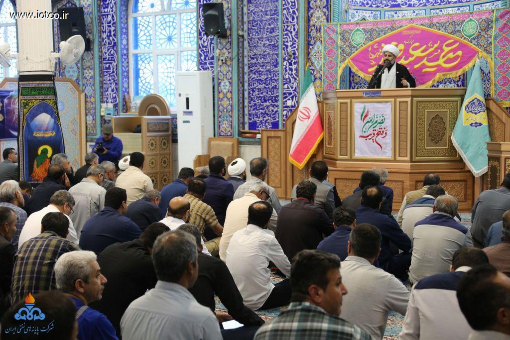 نماز با شکوه عیدسعید فطر در جزیره خارگ  3