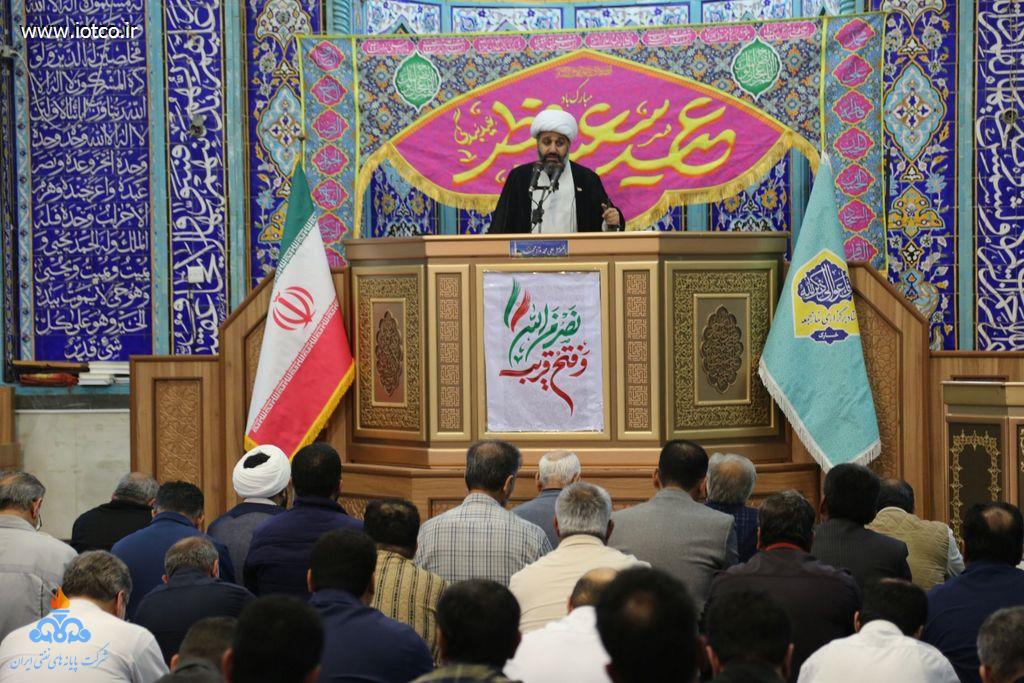 نماز با شکوه عیدسعید فطر در جزیره خارگ  1