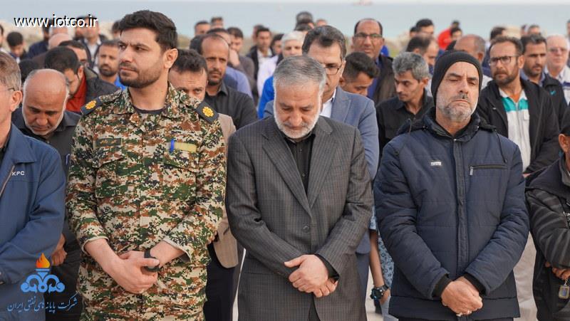 تجمع سوگواران رهبر شهید انقلاب در جزیره خارگ 16