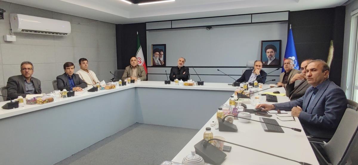 HSE+ عباس اسدروز، مدیرعامل شرکت پایانه‌های نفتی ایران، شهرام احمدی، مدیرکل بهداشت، ایمنی و محیط زیست وزارت نفت +علیرضا نجومی، مدیر بهداشت، ایمنی، محیط زیست، پدافند غیرعامل و مدیریت بحران شرکت ملی نفت ایران 7