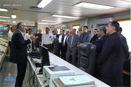 بازدید مدیران ارشد سازمان پدافند غیرعامل کشور از تاسیسات راهبردی صنعت نفت در جزیره خارگ