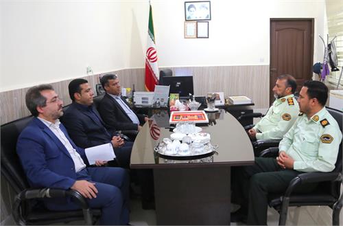 دیدار مدیرعامل شرکت پایانه های نفتی ایران با فرمانده نیروی انتظامی جزیره خارگ