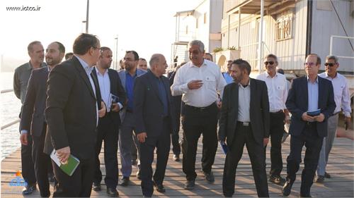 بازدید علمی دانشجویان دانشگاه عالی دفاع ملی از پایانه نفتی خارگ