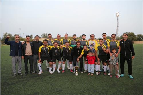 خدمات پشتیبانی قهرمان مسابقات فوتبال کارکنان پایانه های نفتی ایران شد