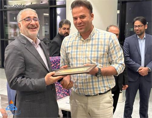 گرامیداشت مقام شامخ شهدا با تجلیل از کارکنان فرزند شهید در پایانه میعانات گازی پارس جنوبی