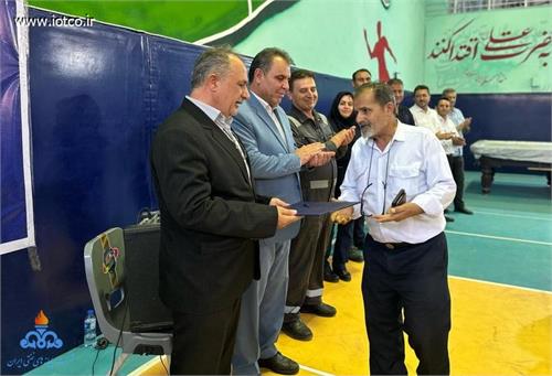 تجلیل از کارگران نمونه پایانه میعانات گازی پارس جنوبی به مناسبت روز جهانی کار و کارگر