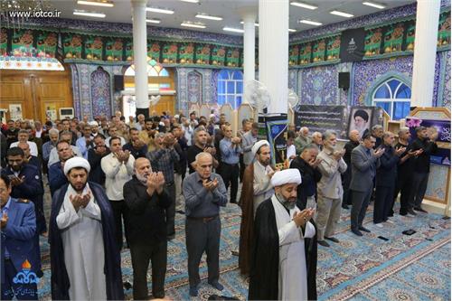 نماز با شکوه عیدسعید فطر در جزیره خارگ اقامه شد