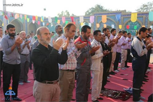 نماز با شکوه عیدسعید فطر در جزیره خارگ برگزار شد+ تصاویر