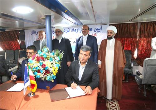 قرارداد تردد شناورهای مسافربری مسیر بوشهر- گناوه- خارگ و بالعکس امضا شد