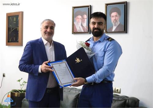 تجلیل از فرزند آزاده شهید شرکت پایانه‌های نفتی ایران