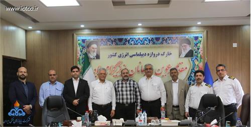 تجلیل از کارمند بازنشسته عملیات دریایی خارگ