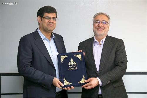 آیین تکریم و معارفه معاون مدیرعامل و مدیر امور مالی شرکت پایانه‌های نفتی ایران برگزار شد