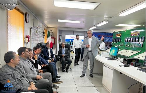 بازدید اعضای کمیسیون قضایی مجلس شورای اسلامی و قضات عالی‌رتبه کشور از پایانه نفتی خارگ