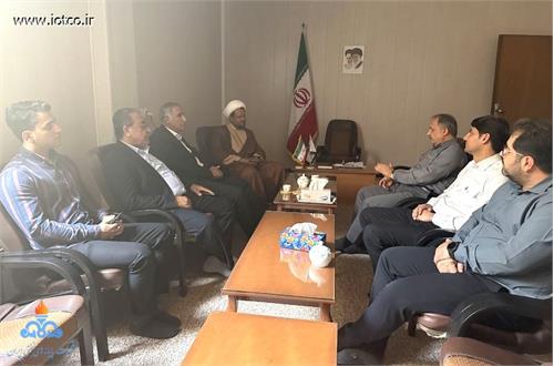 نشست هم‌اندیشی مدیر پایانه میعانات گازی پارس جنوبی با امام جمعه عسلویه برگزار شد